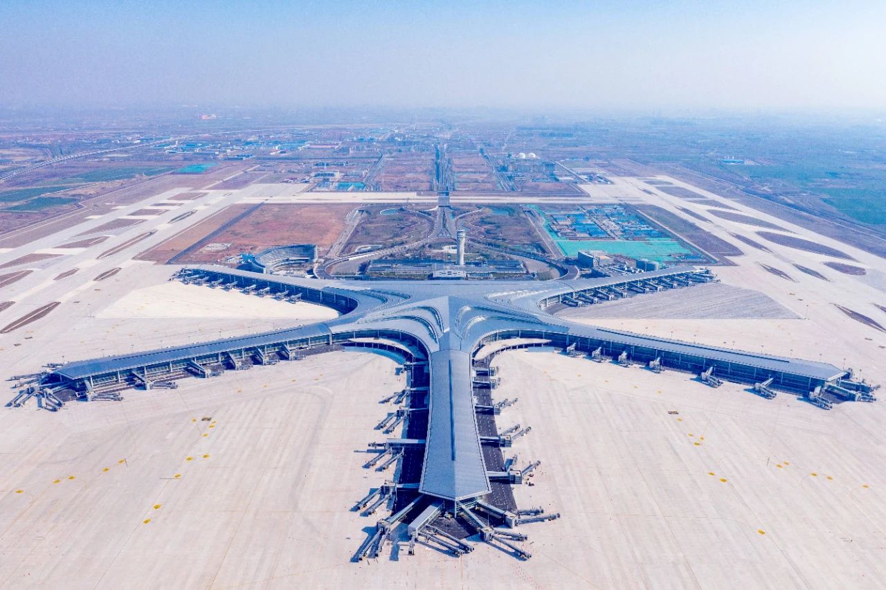 青岛机场携手东航、南航，在上海、广州等航线投入宽体机运营客运快线